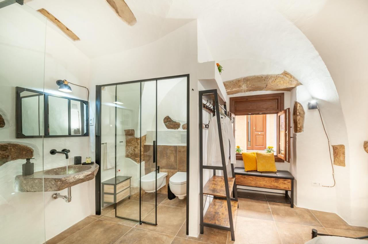 Romantic Loft With Jacuzzi In The Castle Castelsardo Exterior foto